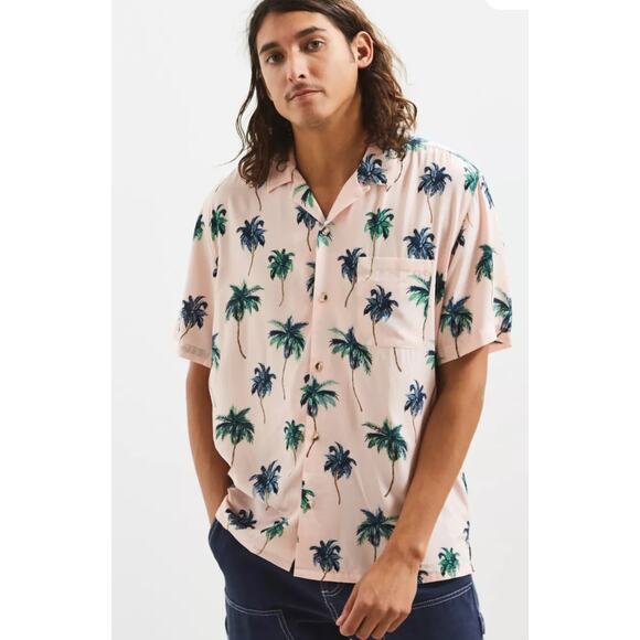 Urban Outfitters Other - Urban Outfitters Palm Rayon Short Sleeve Button-Down Shirt Pink size Medium